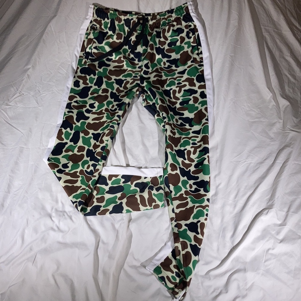 Victorious Men’s s Camo Sweatpants
